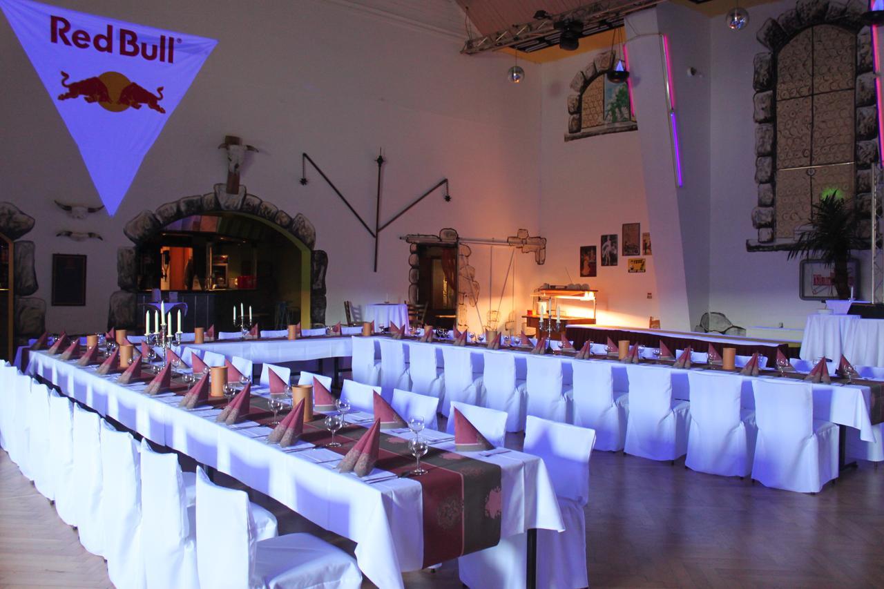 Pension Und Restaurant Die Burg Ehrenfriedersdorf Екстер'єр фото