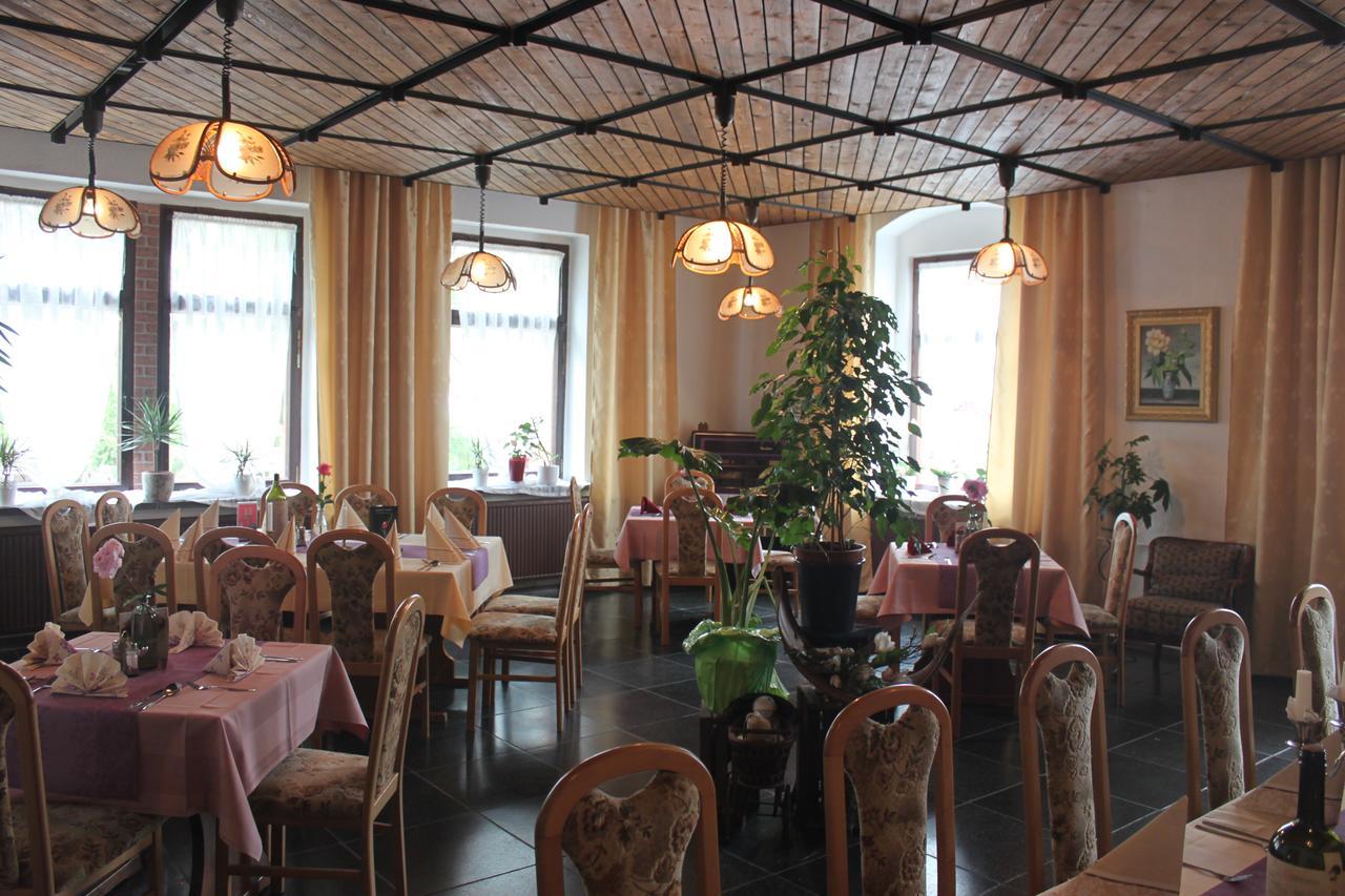 Pension Und Restaurant Die Burg Ehrenfriedersdorf Екстер'єр фото