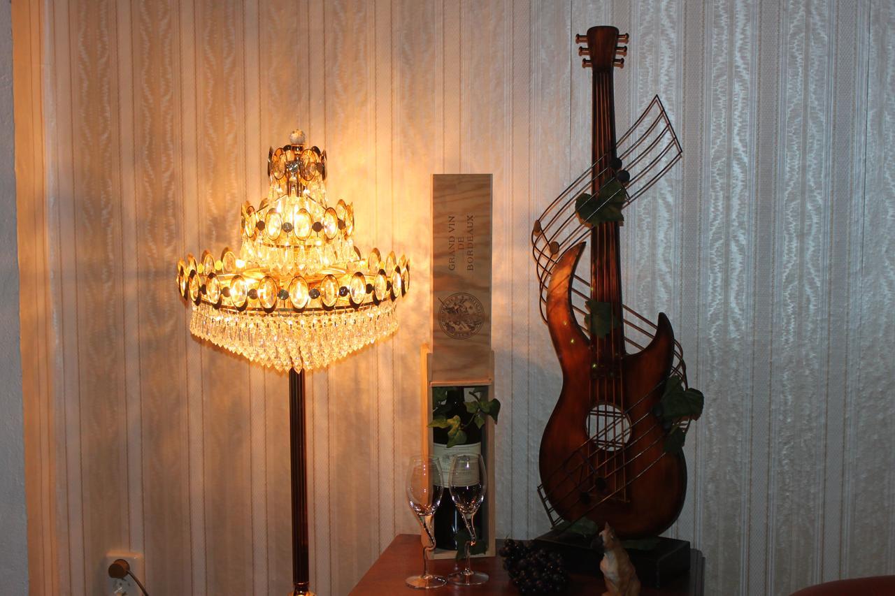 Pension Und Restaurant Die Burg Ehrenfriedersdorf Екстер'єр фото