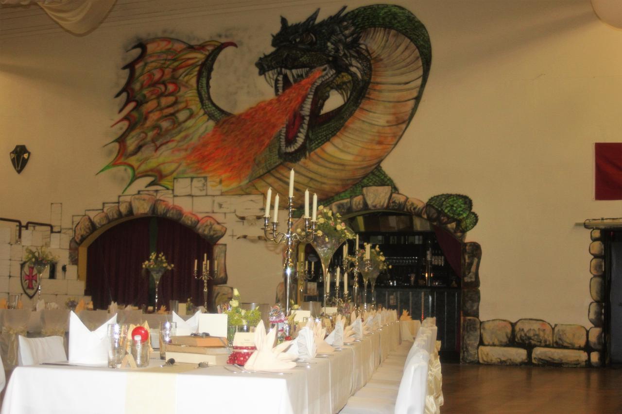 Pension Und Restaurant Die Burg Ehrenfriedersdorf Екстер'єр фото