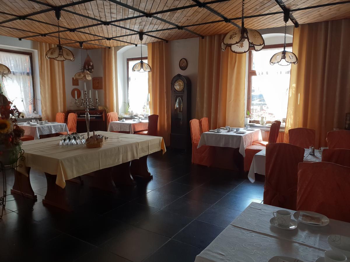 Pension Und Restaurant Die Burg Ehrenfriedersdorf Екстер'єр фото
