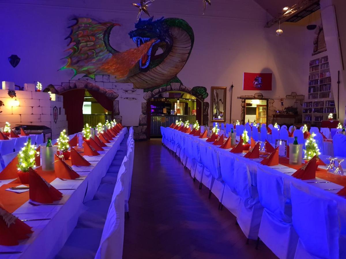 Pension Und Restaurant Die Burg Ehrenfriedersdorf Екстер'єр фото